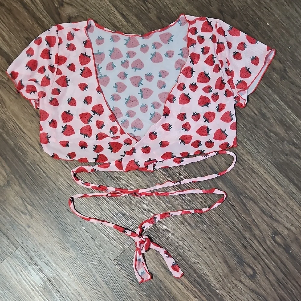 Strawberry Wrap Tie Top 1X + Matching Jewelry Set